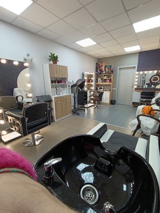 Робоче місце для кератину на площі Маяковского з генератором.