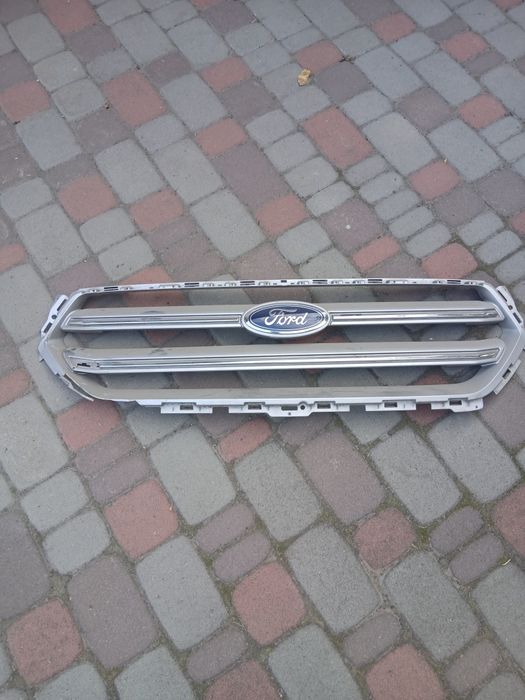 Решітка радіатора Форд Ескейп 2017 під реставрацію