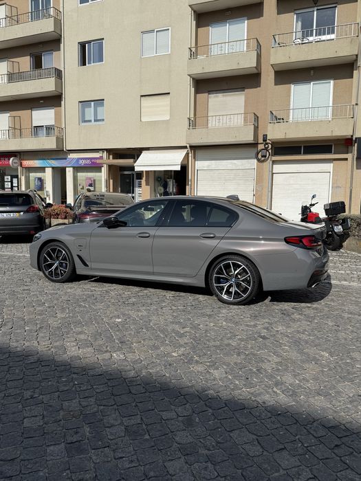 BMW 530e Pack M como novo