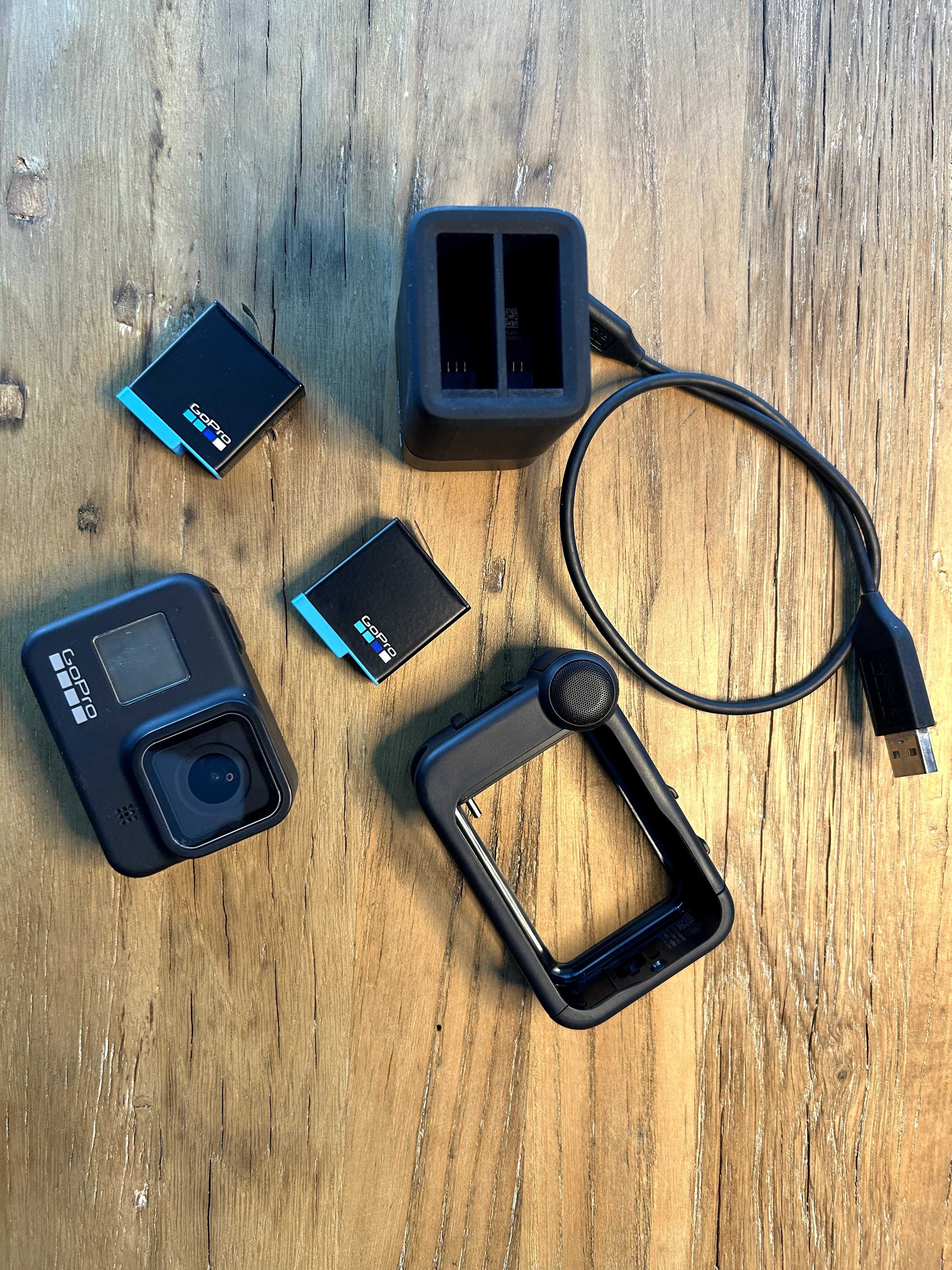 GoPro Hero8 Black + MediaMod + 2Baterias + Acessórios