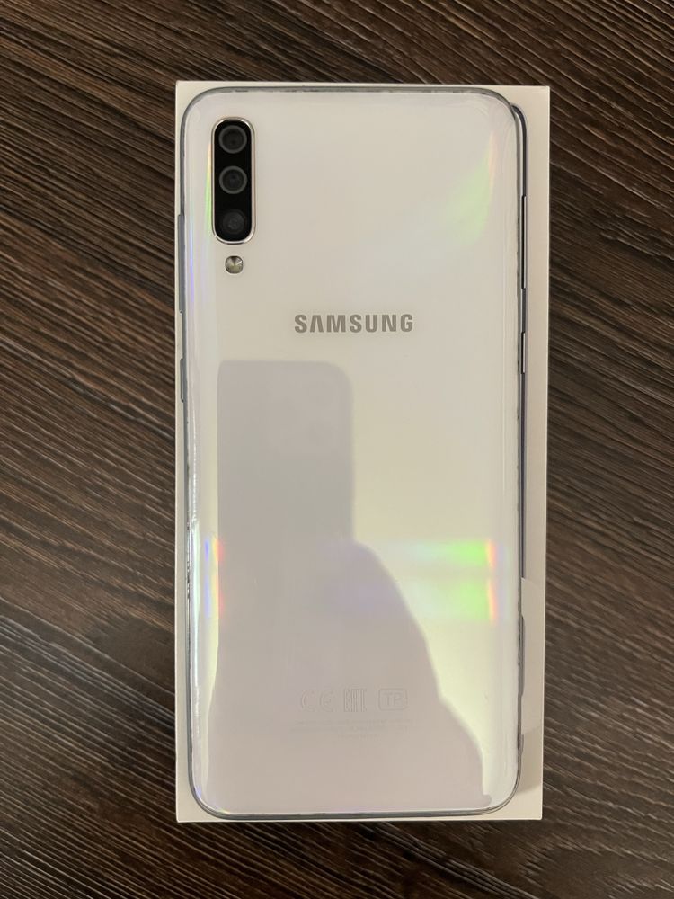 Смартфон Samsung Galaxy A70 + Смарт-часы Samsung Galaxy Watch 4 44mm