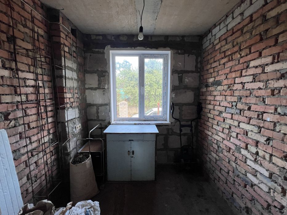 Продаю капитальный дом в три уровня в СК Озерное