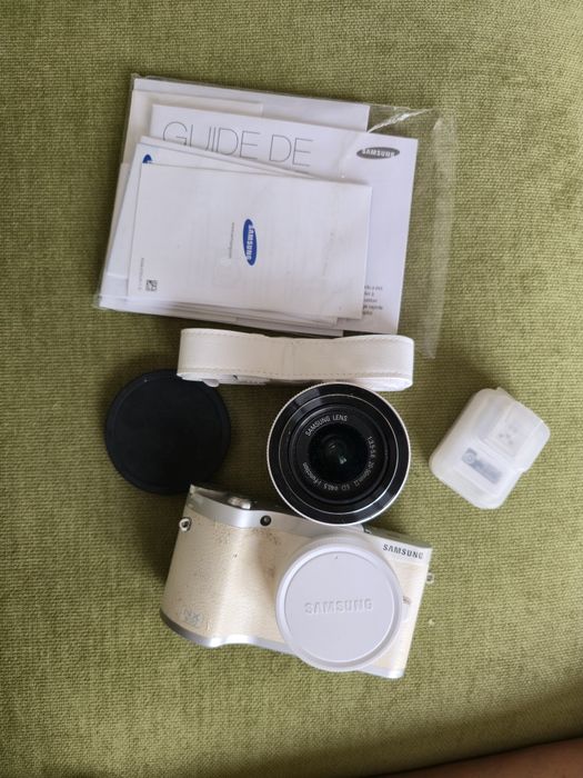 Samsung NX300 20.3MP CMOS Smart WiFi Mirrorless Digital Camera with 20