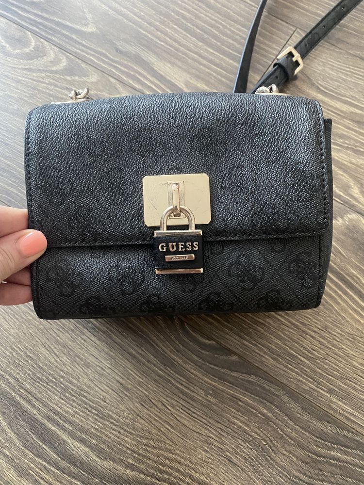 Продам сумочку GUESS