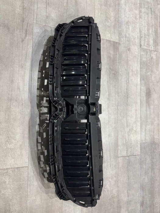 Верхні жалюзі БМВ G20 оригінал б/у