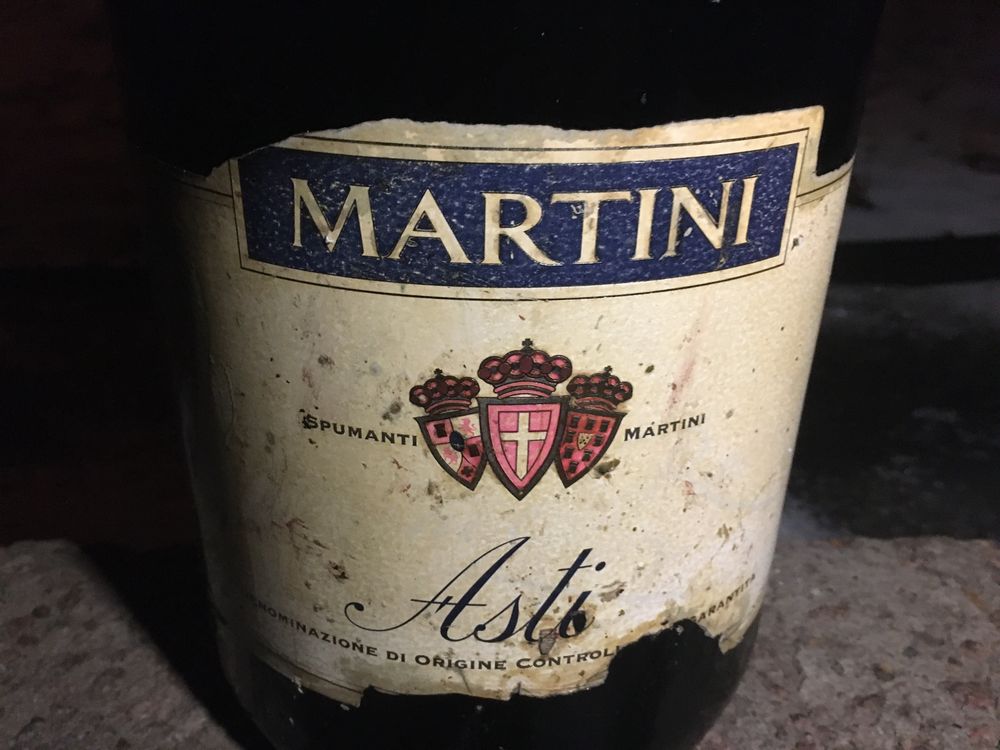 Бутылка пустая сувенирная от Martini Asti не дорого!!!