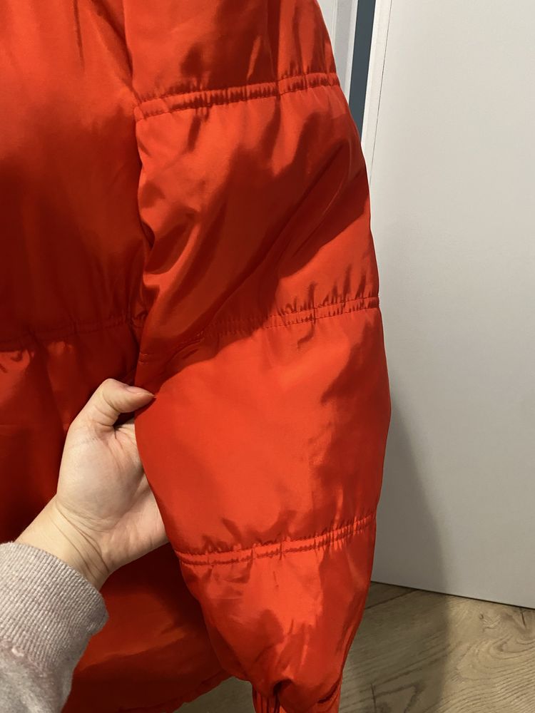 Zimowa czerwona puffer kurtka oversize H&M S
