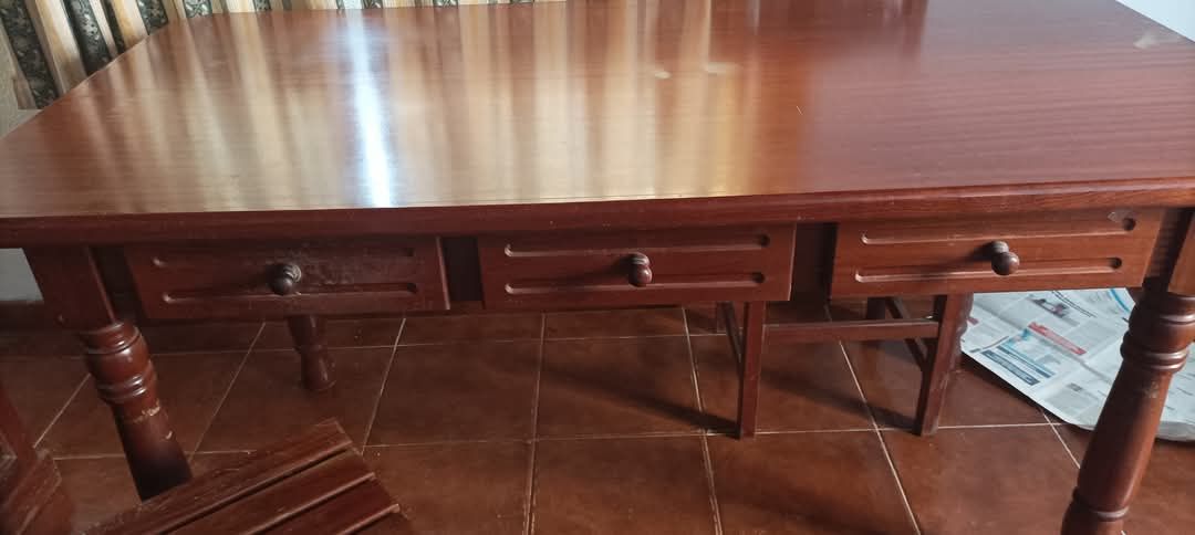 Mesa com 4 cadeiras