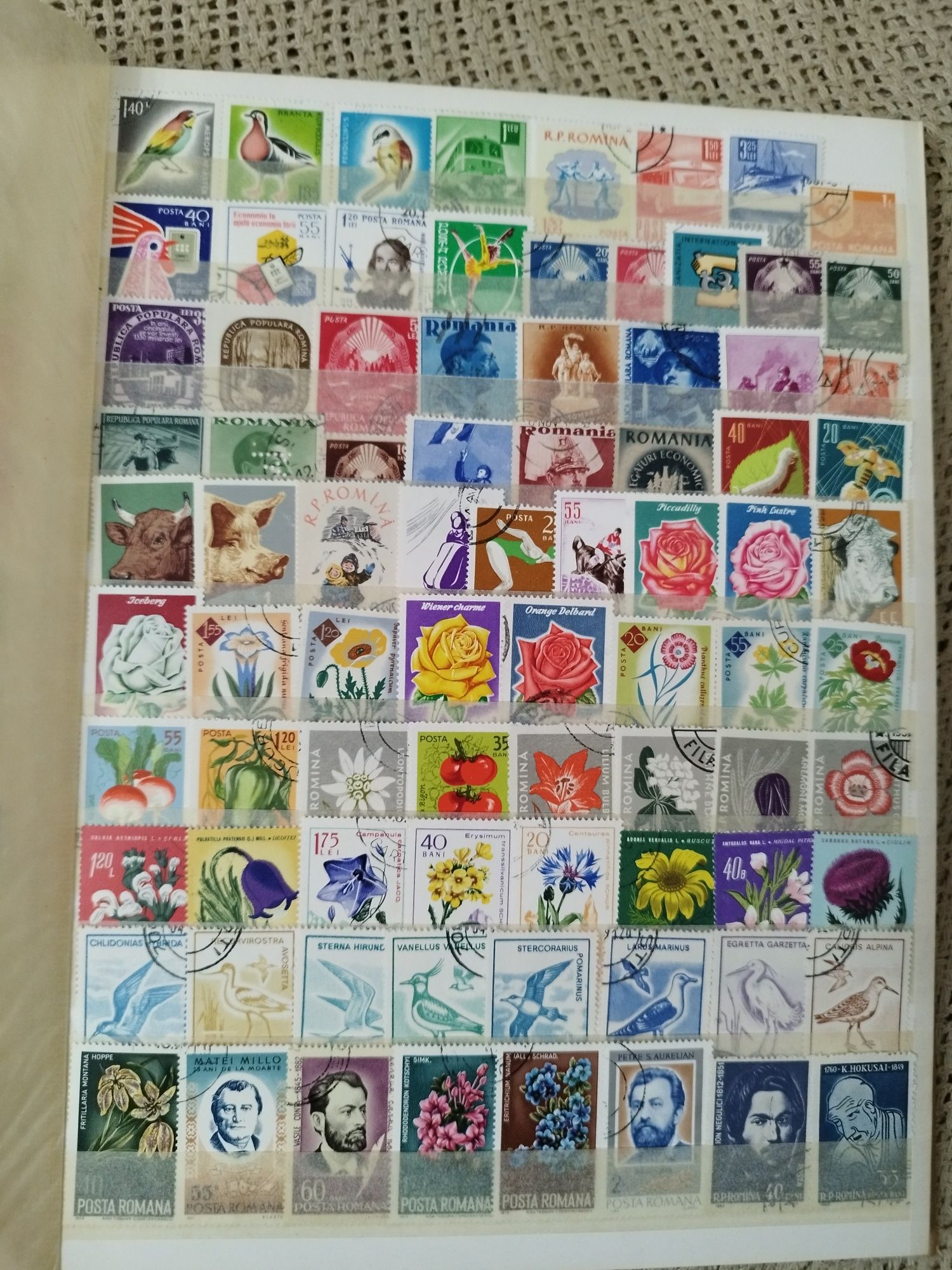 Classificador com 451 selos diferentes Roménia