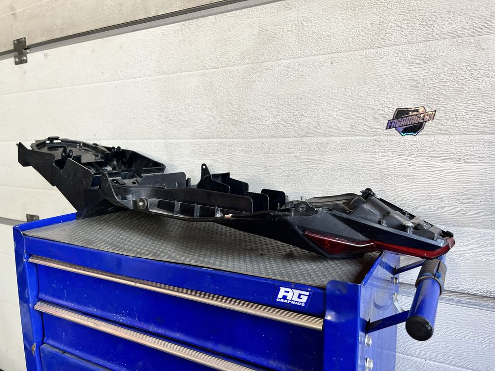 Ogon zadupek nadkole lampa tył kawasaki ninja 400 125