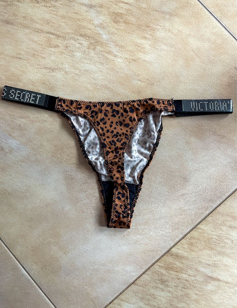 Stringi Victoria’s Secret