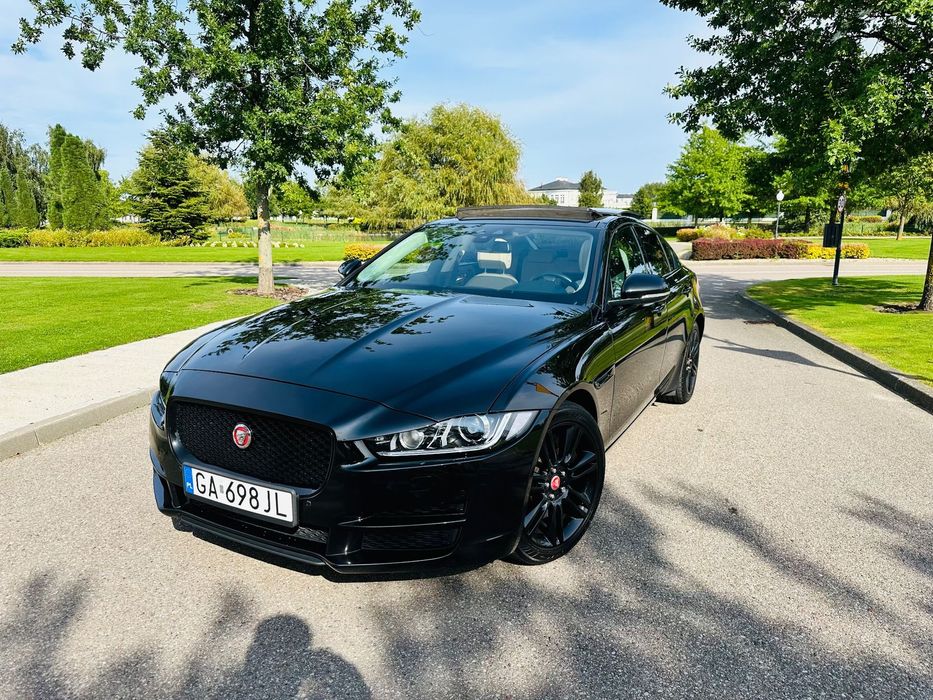 Jaguar XE Jaguar XE 2.0t Benzyna 2018 r.  Polski salon,Serwisowany