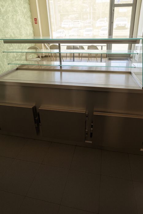 Vitrine Refrigerada com Balcão Inox – Excelente estado