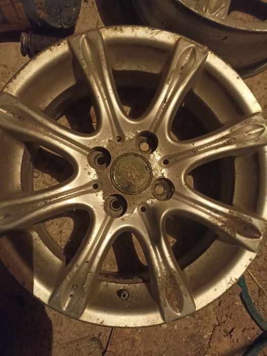 Продам титани r15