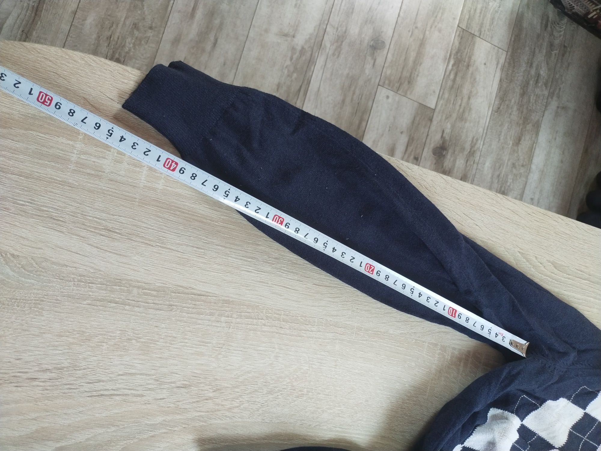 Sweter w serek rozm. S/M 60% bawelna