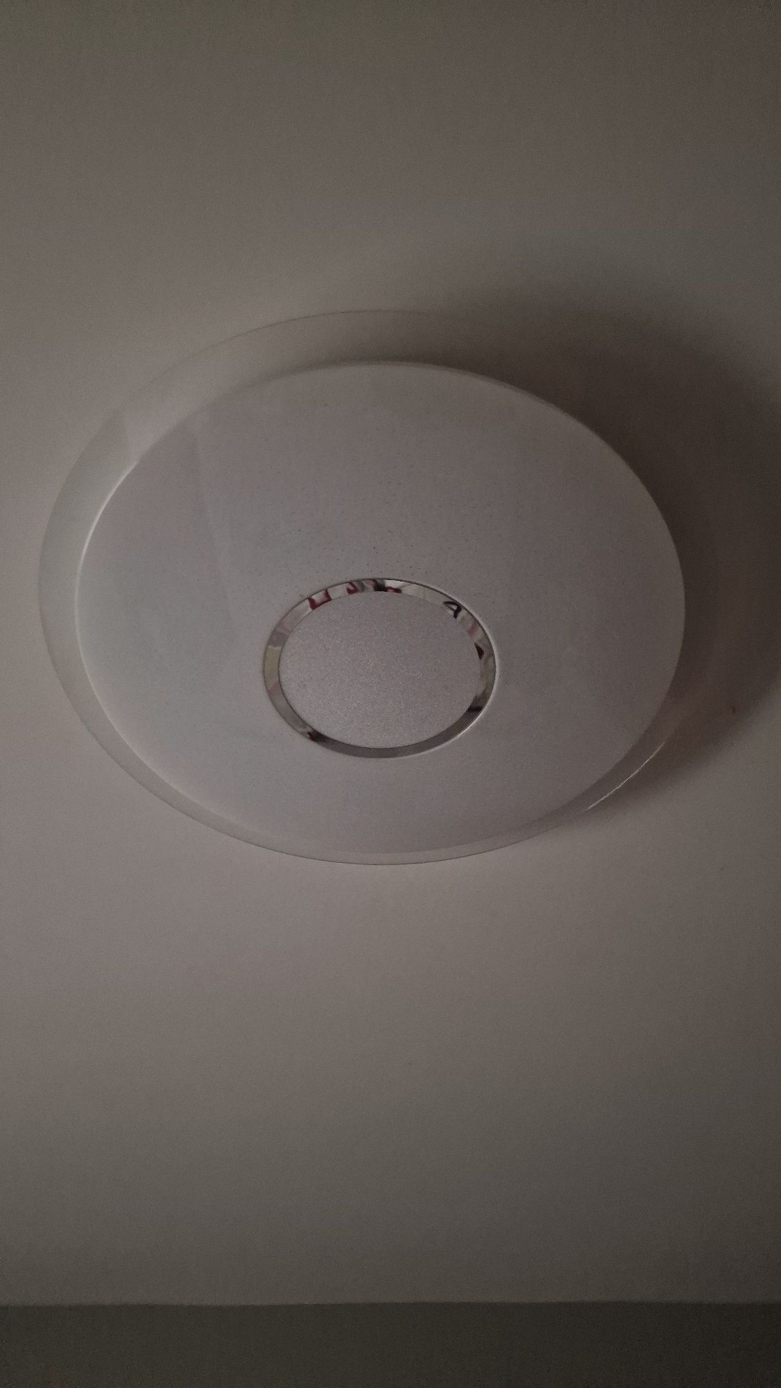 Candeeiro de teto LED
