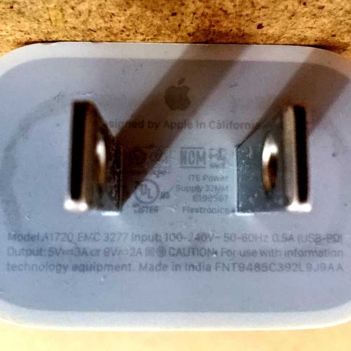 Apple зарядное, сетевой адаптер A1720 type-C, 5V/3A. Оригинал!