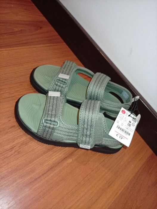 Sandálias Verdes de menino