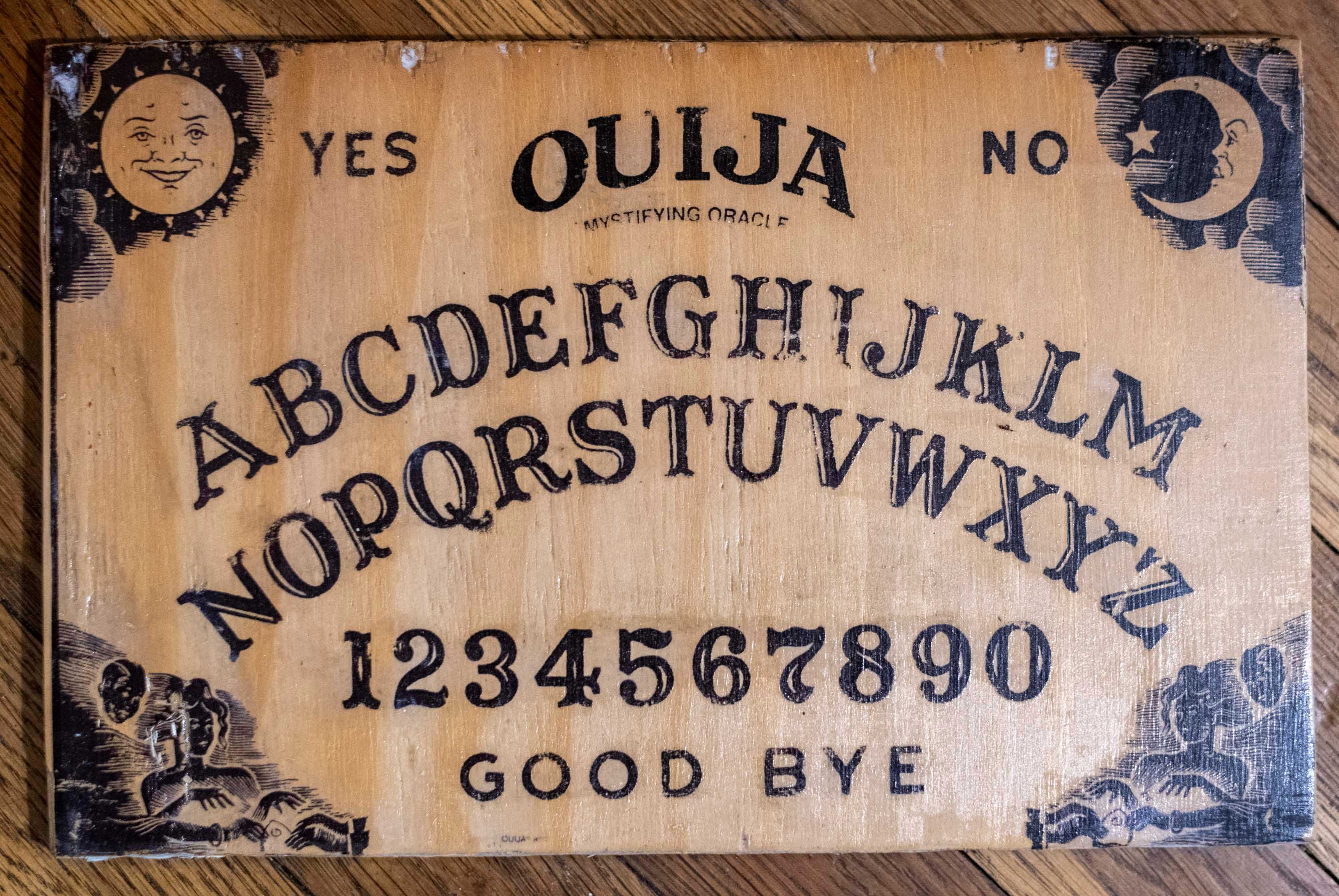 Ouija gra planszowa prezent spirytyzm wywoływanie duchów halloween