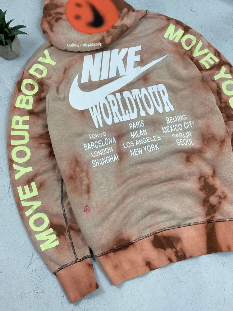 Nike world tour худі
