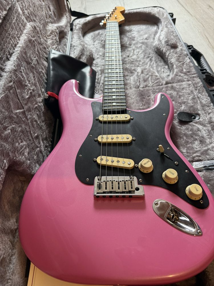 Fender Stratocaster Ultra Pink - niedostepny model w EU gitara LUXONa