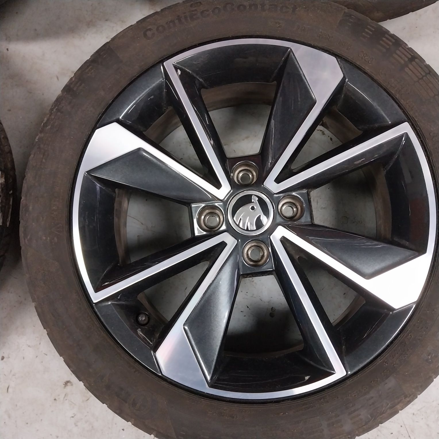 Oryginalne CAŁE Koła Letnie Skoda Citigo R16 4x100  6J ET 43