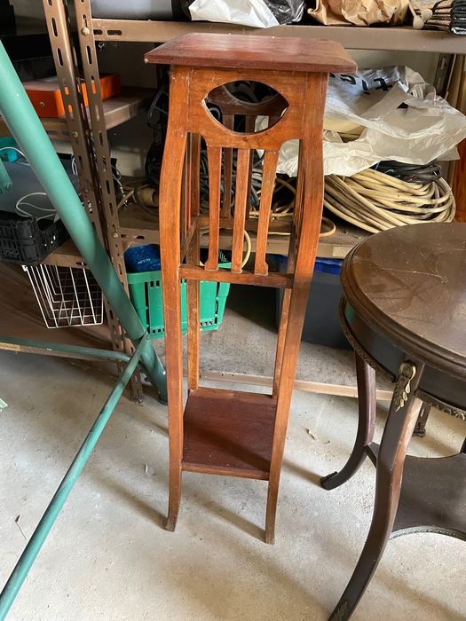 Mobília casa - mesas, armários, estantes