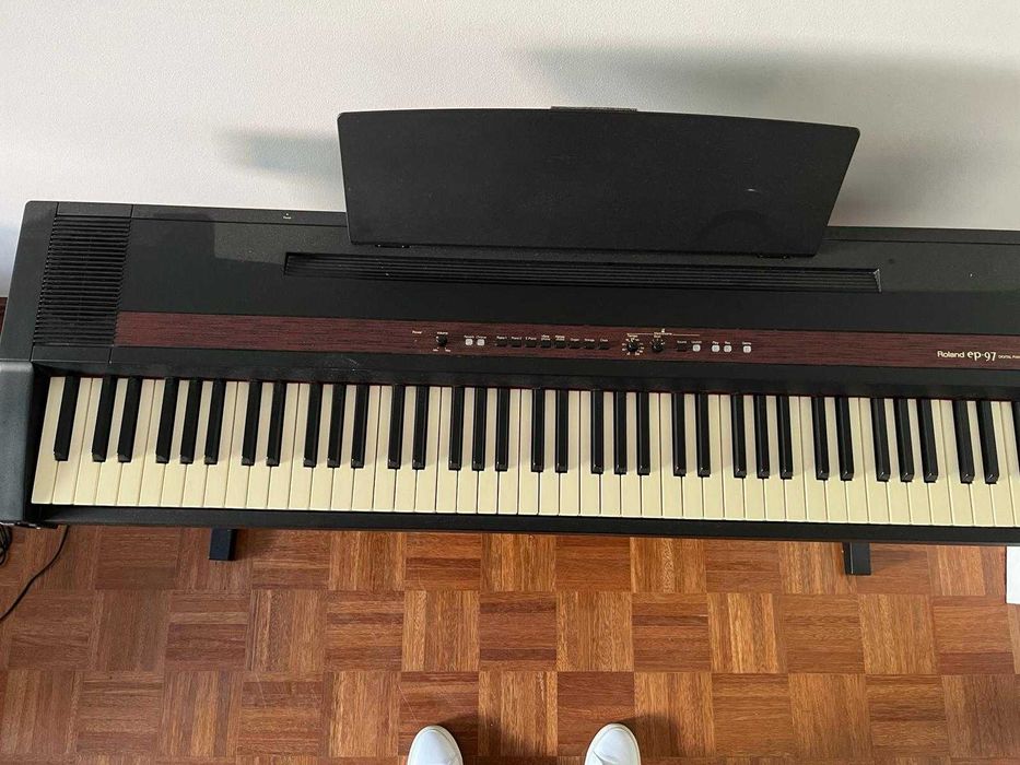 Piano Roland (ep-97)