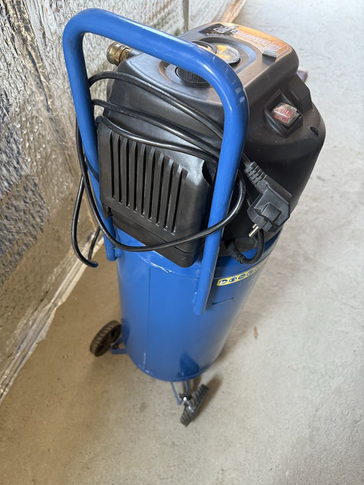 Kompresor stojacy Scheppach 50L 2HP 10bar