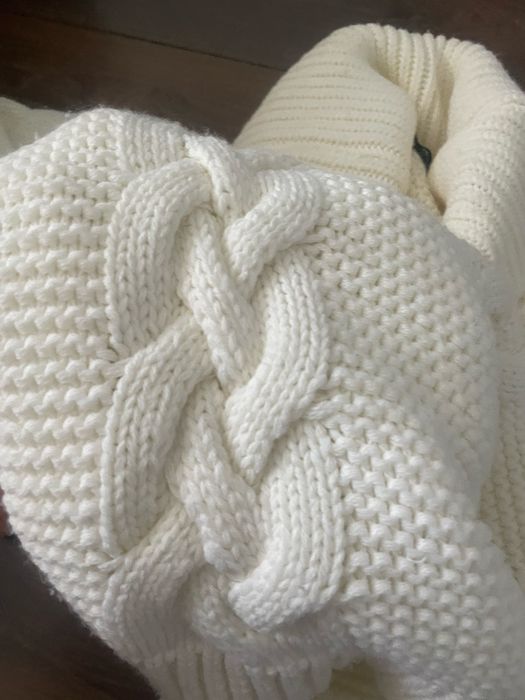 Вязана жіноча  кофтинка