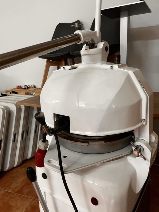 Maquina de fazer pão, usada apenas 3/4 vezes