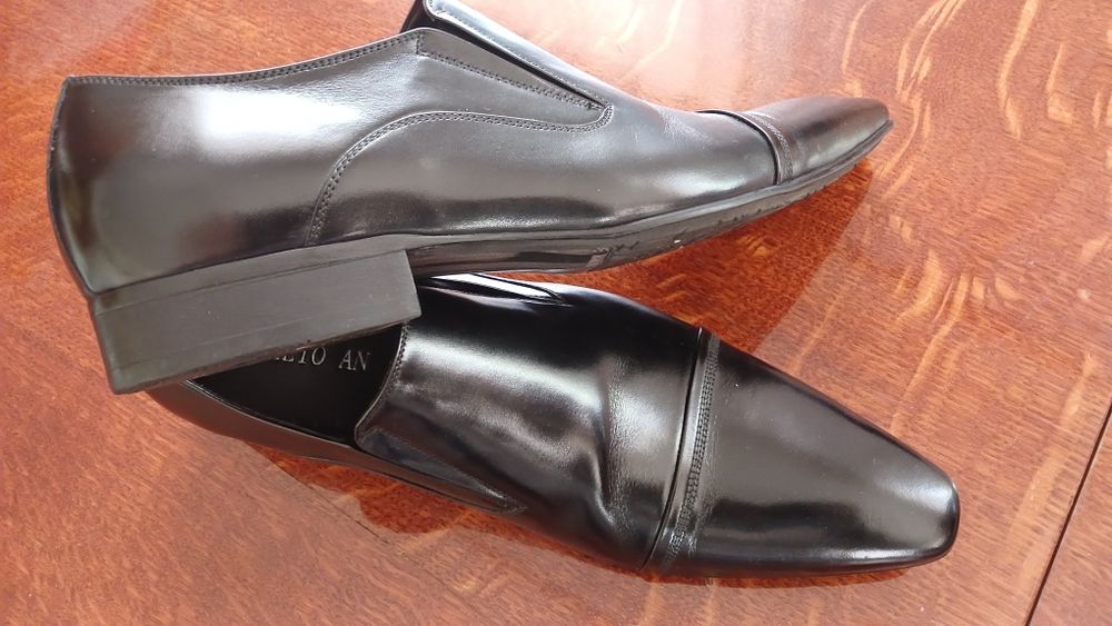 Туфлі чоловічі чорного кольору з натуральної шкіри