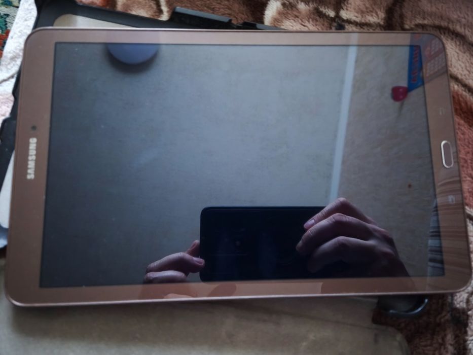 Планшет Samsung T561