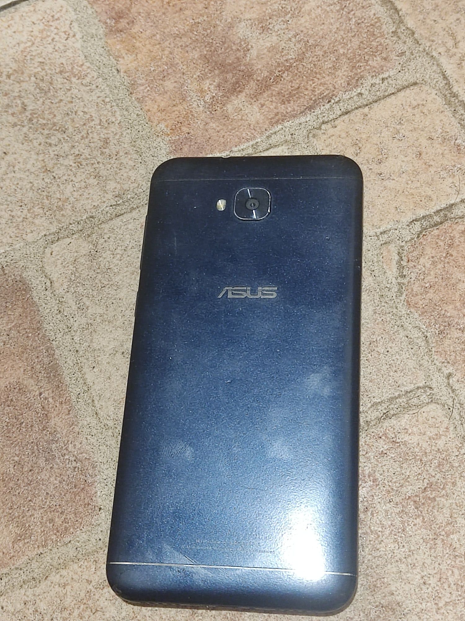 ASUS Zenfone 4 Selfie ZD553KL на запчасти