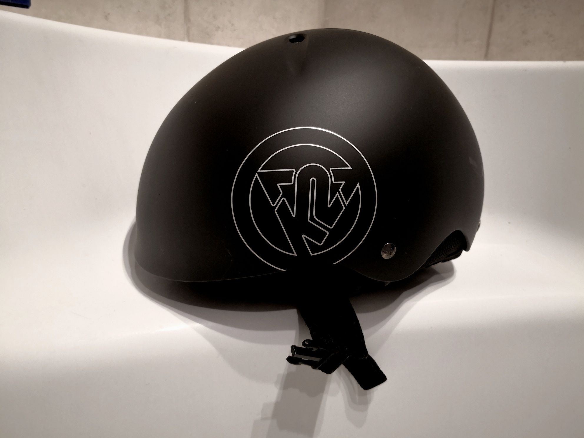 Kask narciarski czarny K2 Scepter