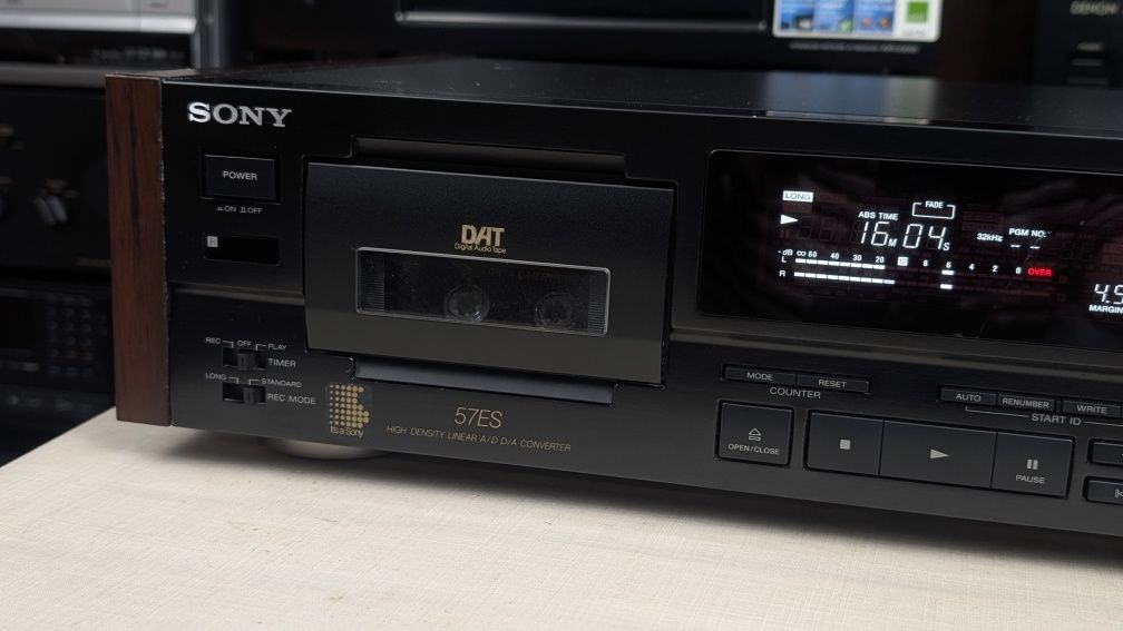 Sony DTC-57Es Audiobooki cyfrowy magnetofon kasetowy DAT