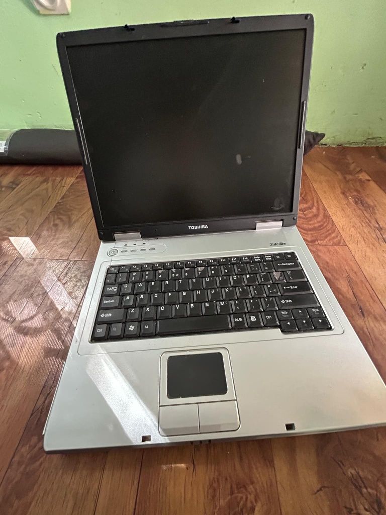 Laptop toshiba stan bardzo dobry