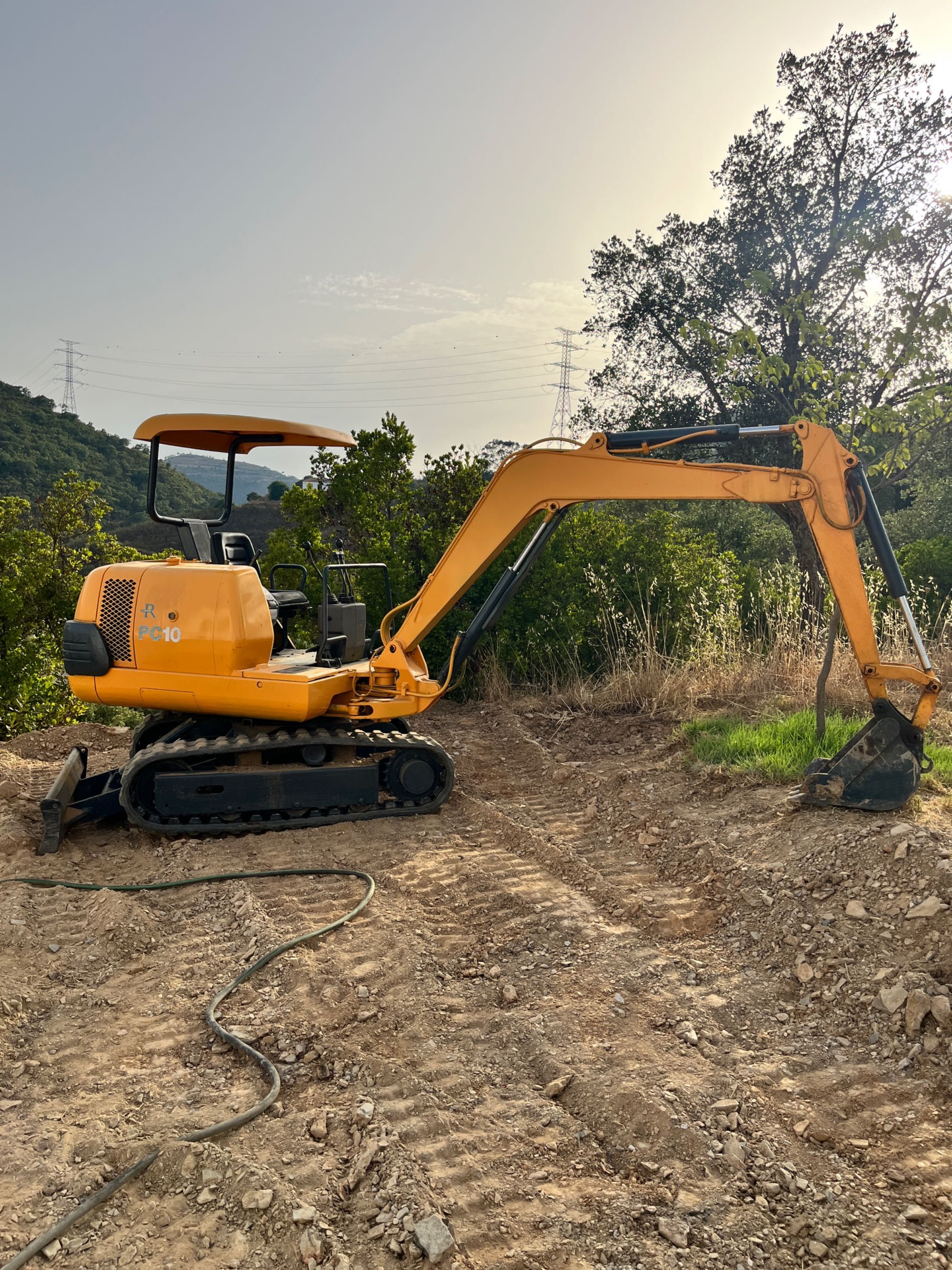 Giratória Kumatsu 2.4T