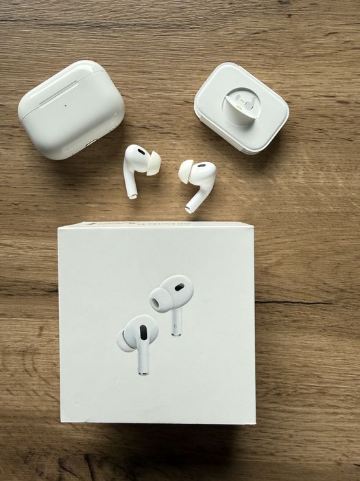 AirPods Pro 2  Lightning i MagSafe