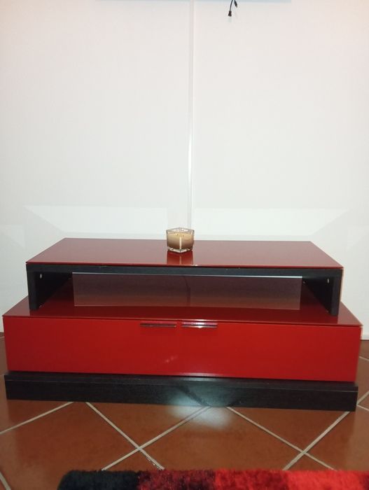 2 Moveis de sala em vermelho