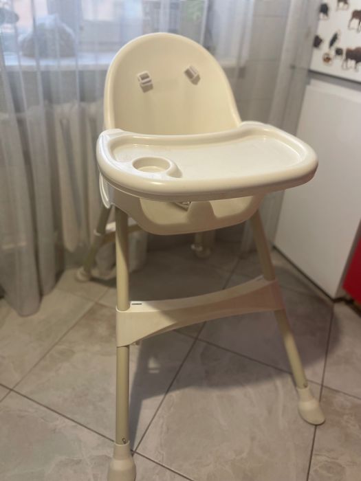Дитячий стілець для годування