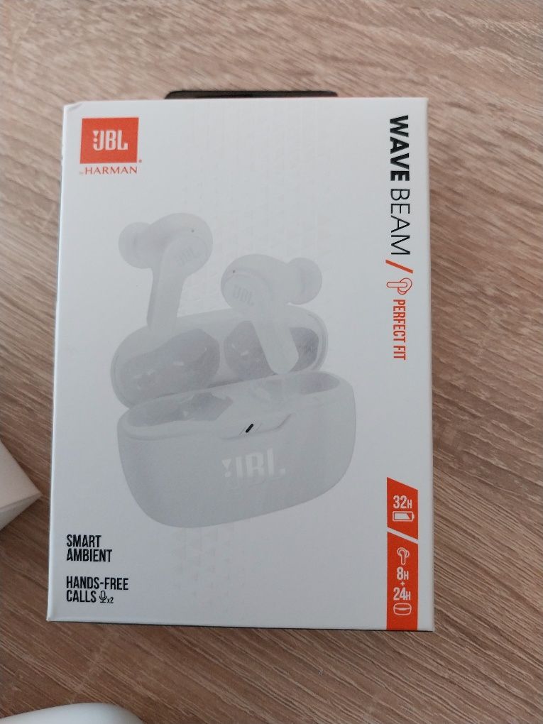 Słuchawki JBL bezprzewodowe.