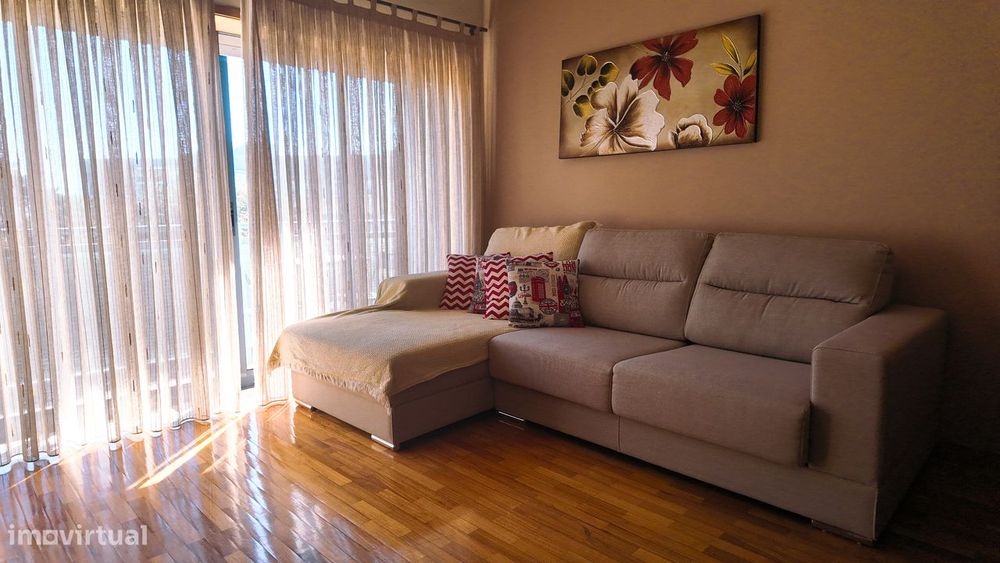 Apartamento T2 próximo ao metro