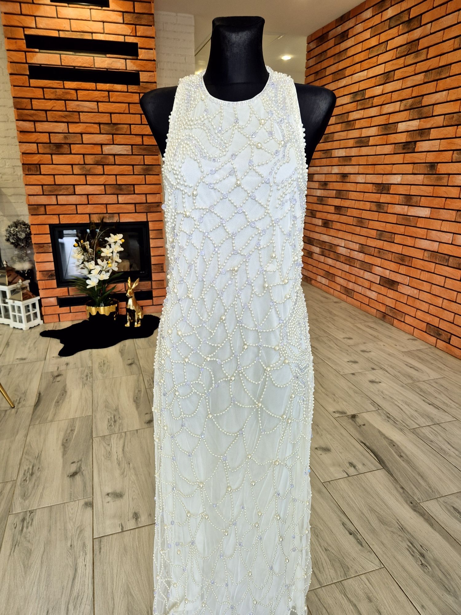 Elegancka sukienka maxi z odkrytymi plecami XXL