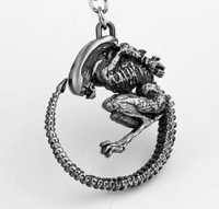 Brelok na klucze obcy alien ksenomorf H. R. Giger srebrny
