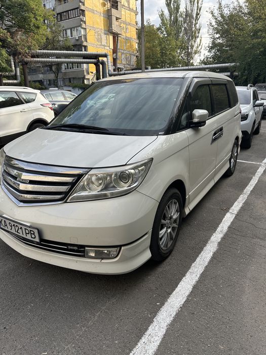 Продам Hondu Elysion 2011 2.4 бенз