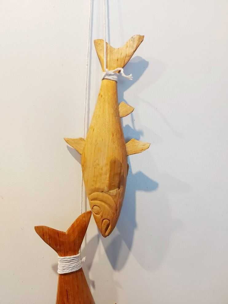 Dwie Ręcznie rzeźbione ryby śledź ryba rybka śledzik wędkarz