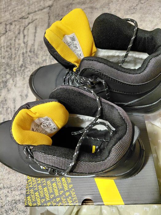 Trzewiki robocze zimowe r.44