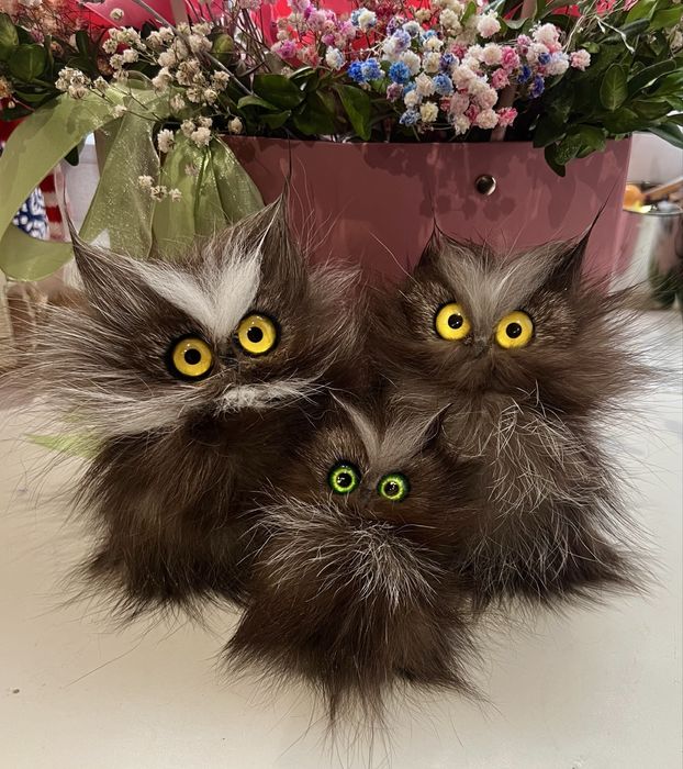 Статуетка ,сувенір ,сови з натурального хутра