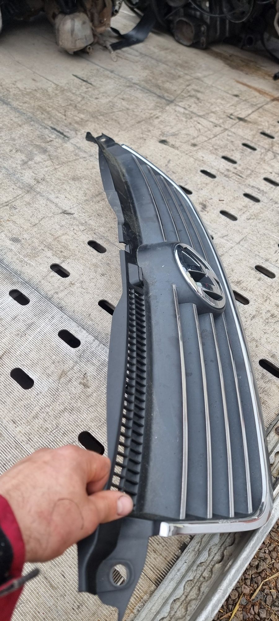 Volkswagen Passat b5 fl grill oryginał ładny